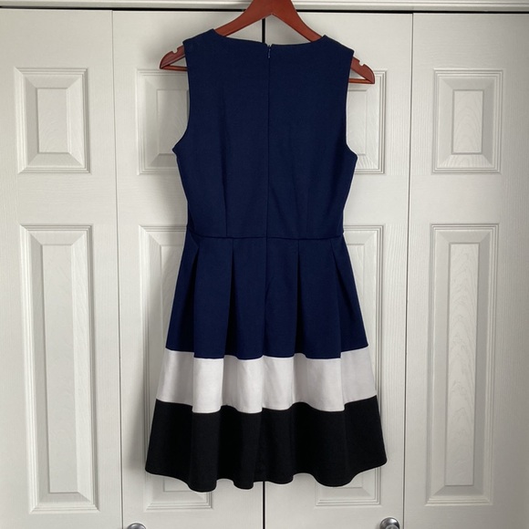twik navy colour block dress - Picture 2 of 3